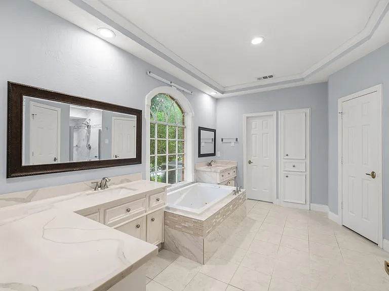 3622 Springhill Ln — Photo 12