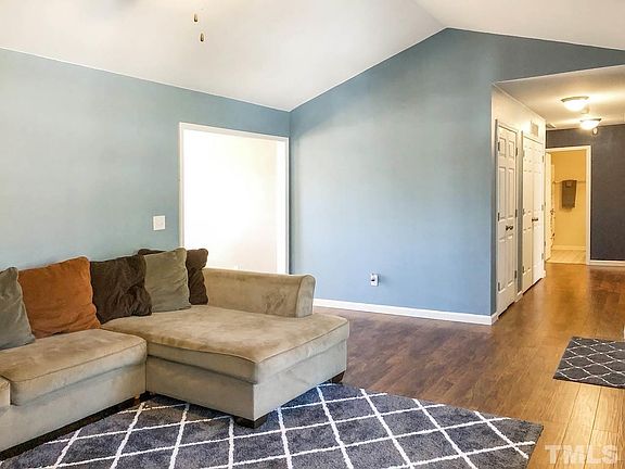 5th image of 691 Lockwood Dr