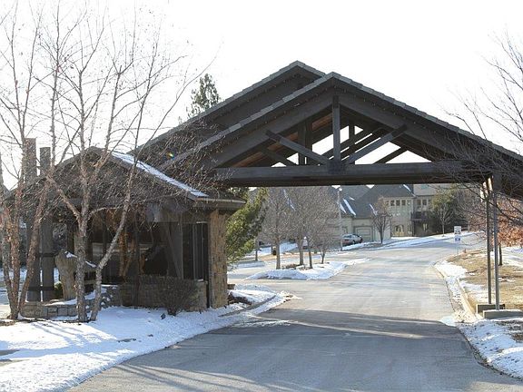 4th image of 1532 NE Woodland Shores Ter