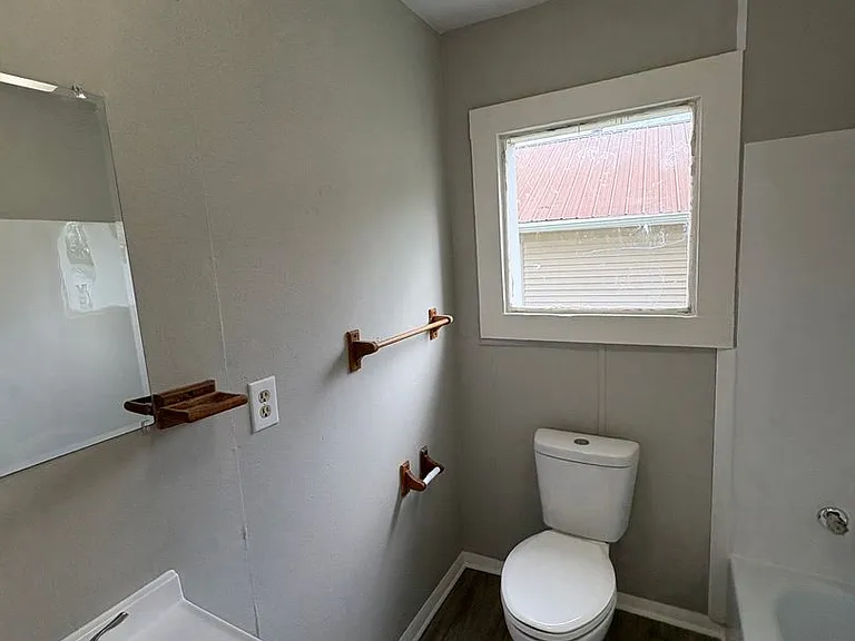 213 Humble Ave — Photo 7
