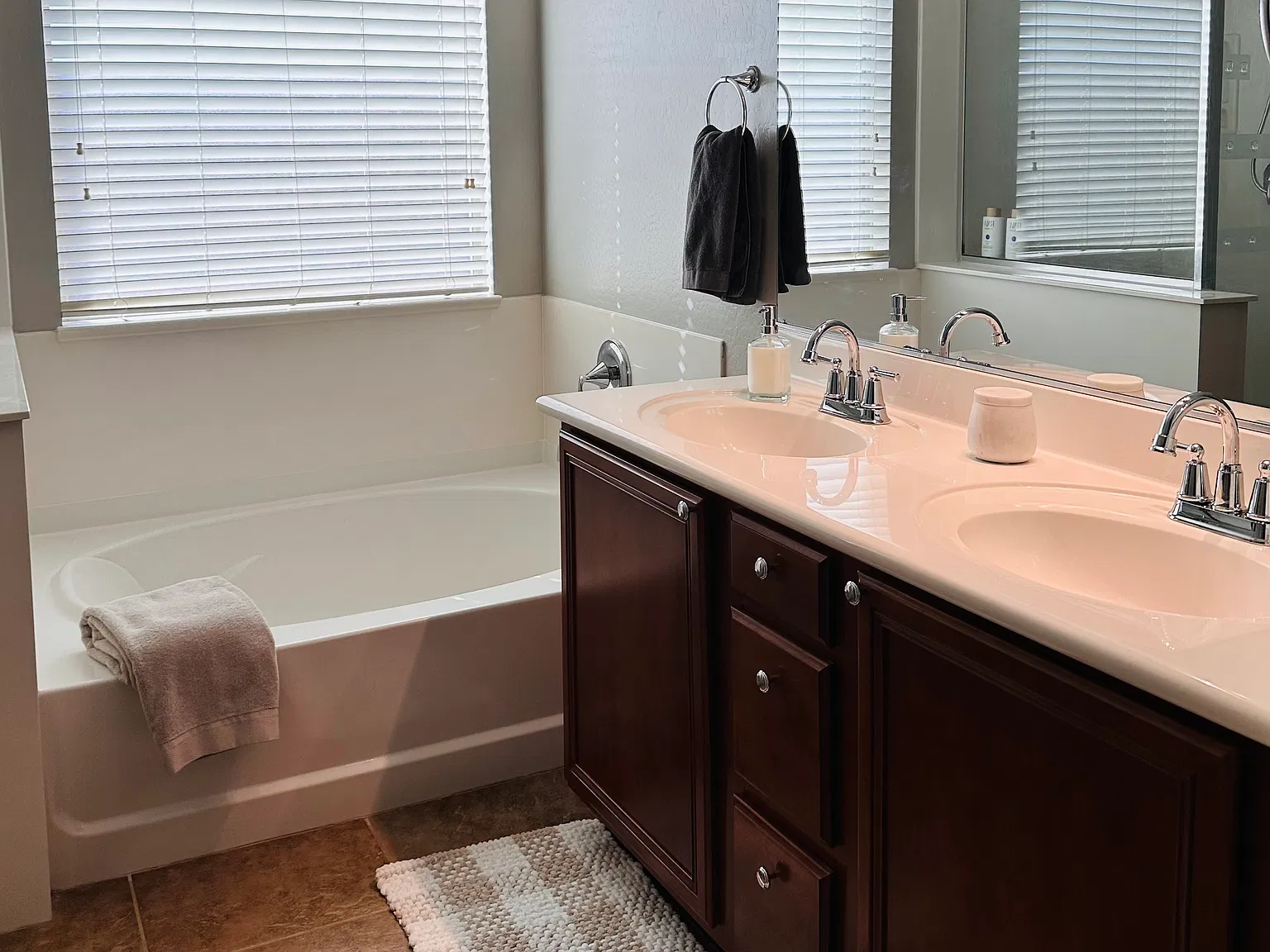 4 bed, 1660 sqft, $3,500 — Photo 4