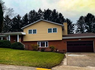 468 Lawnview Dr, Morgantown, WV