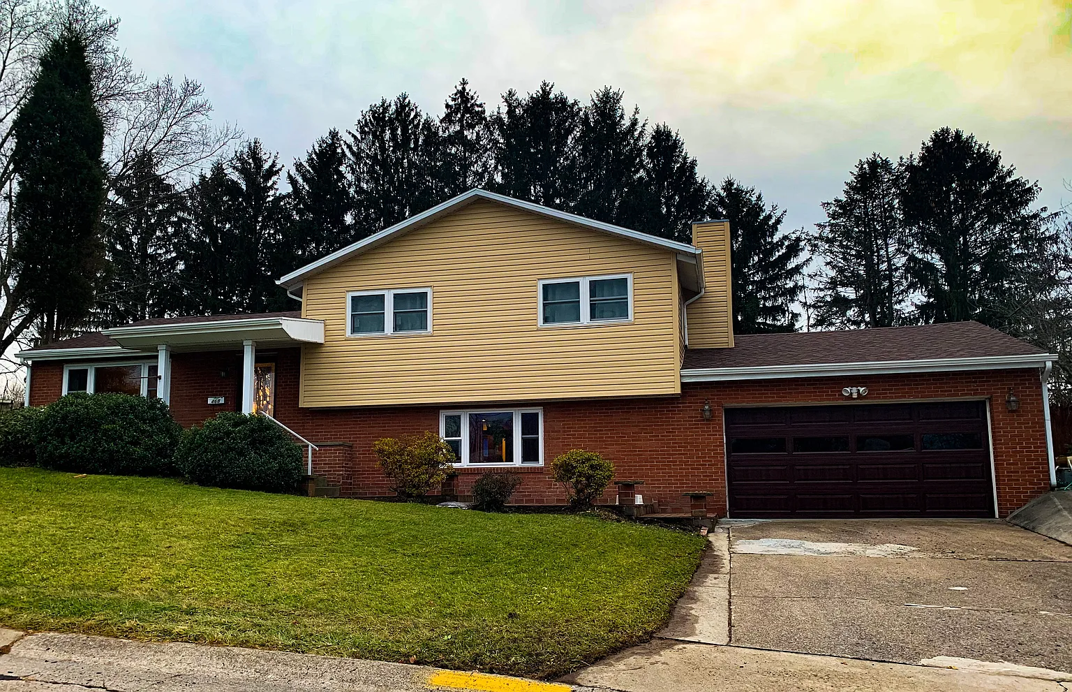 468 Lawnview Dr photo 1