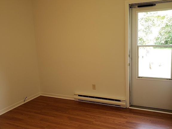 5th image of 1031 Trent Blvd