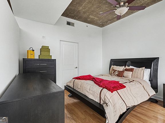 3rd image of 400 W Peachtree St NW Unit 1812