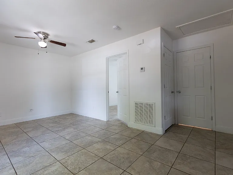601 Coleman St #2 — Photo 4