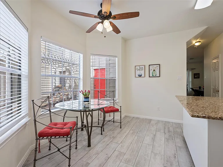 2060 Glencove Dr — Photo 14