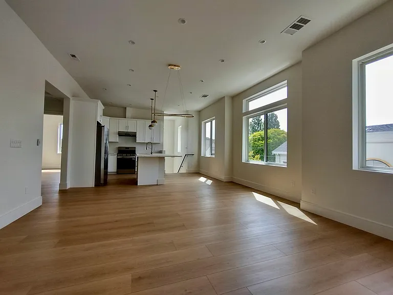 908 N Humboldt St #C — Photo 2