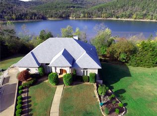 2 Bandy Cir, Holiday Island, AR 72631