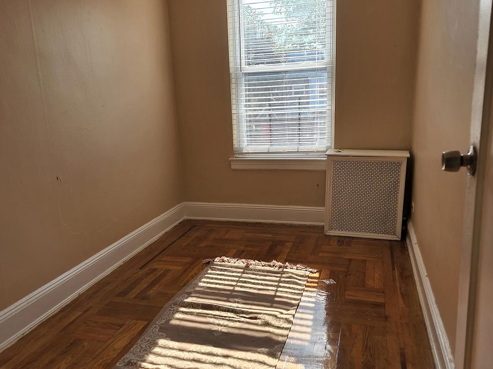 1st image of 2524 Yates Ave
