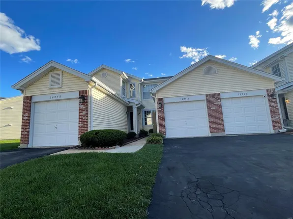16252 Rose Wreath Ln, Florissant, MO 63034