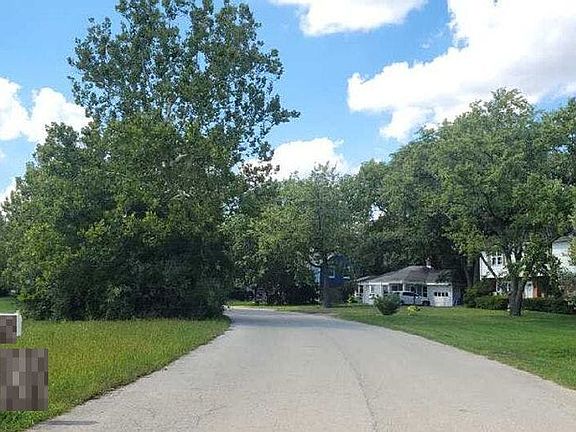 5th image of 721 Saint Andrews Dr