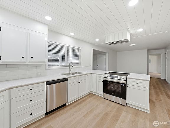 4th image of 1402 22nd Street NE #29