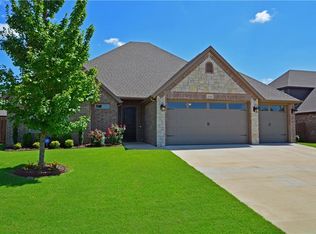 5604 W Canopy Meadows Dr, Rogers, AR 72758