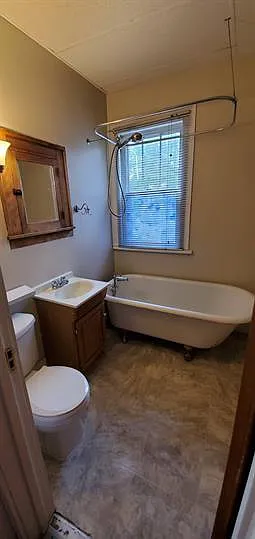 222 Logan Ave N #1 — Photo 6
