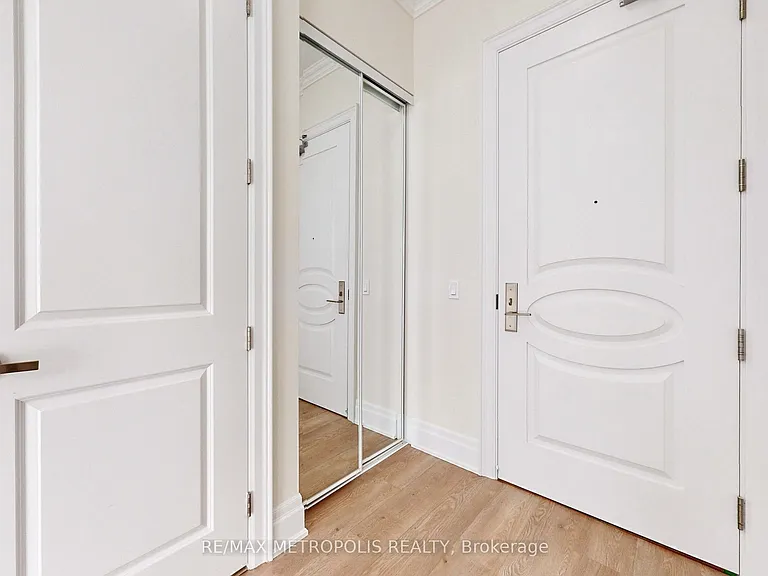 9075 Jane St #Penthouse 08 — Photo 38