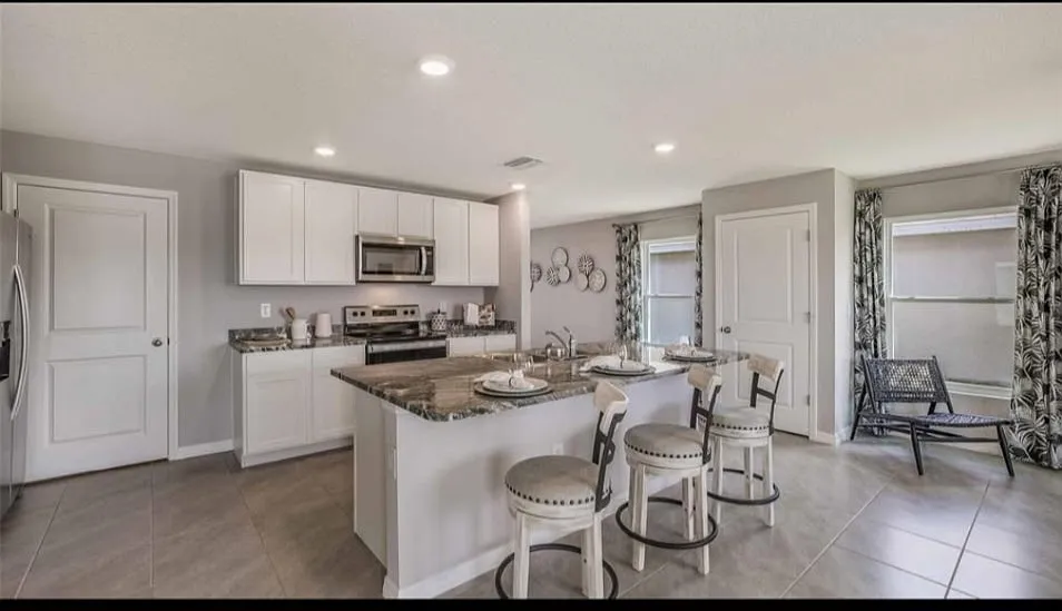 4 bed, 2.5 bath, 2260 sqft, $2,950 — Photo 3