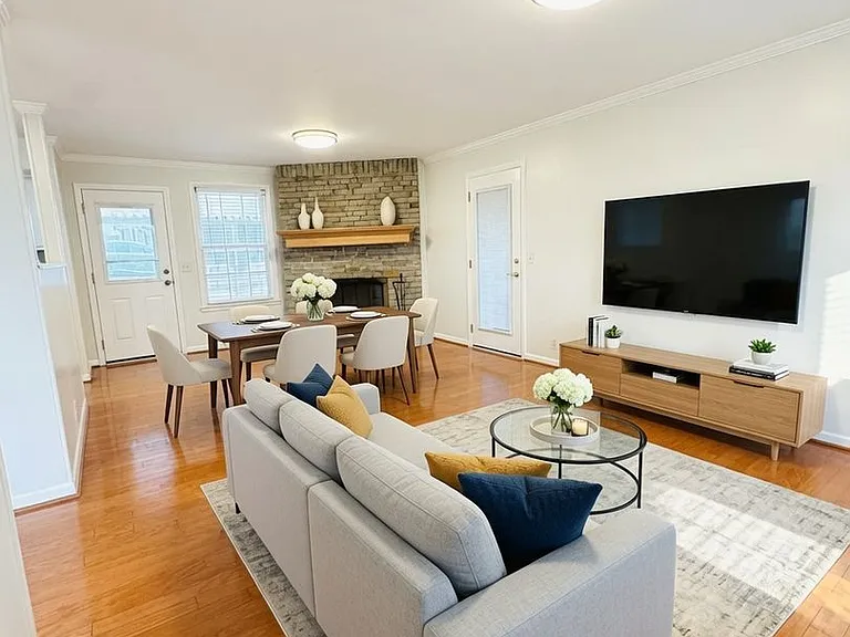 8 Ann Ct — Photo 2