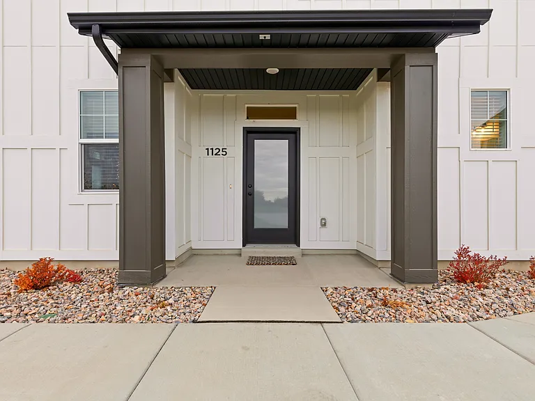 1125 N Clifton Dr — Photo 7