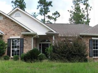 301 Grandview Ln, Carriere, MS 39426