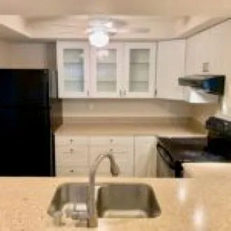 3 bed, 1.5 bath, 1360 sqft, $3,250 — Photo 4