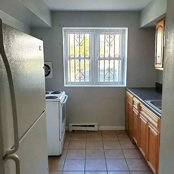 142-143 N Walnut St #11A — Photo 1