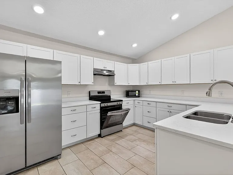 116 Dewitt Ct — Photo 10