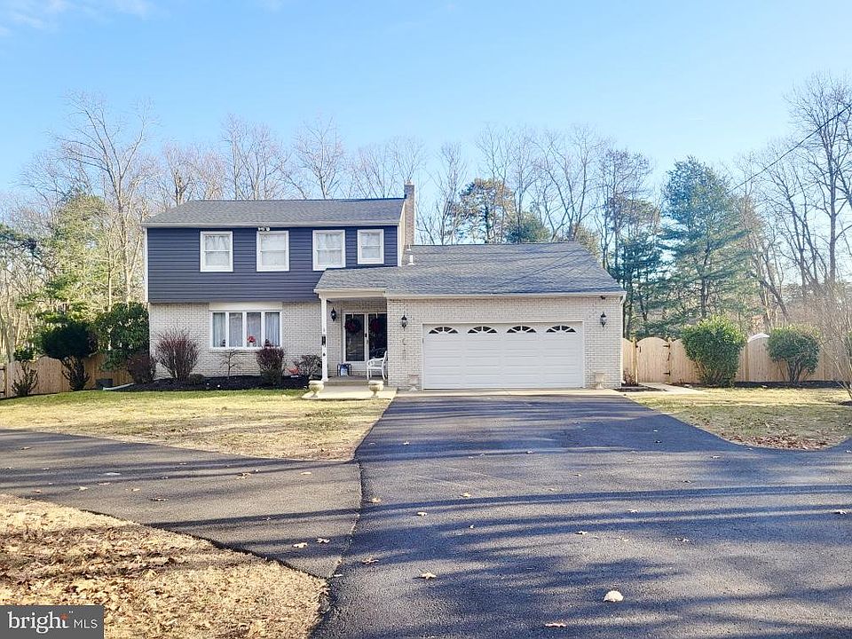 1st image of 15 Lippincott Ave
