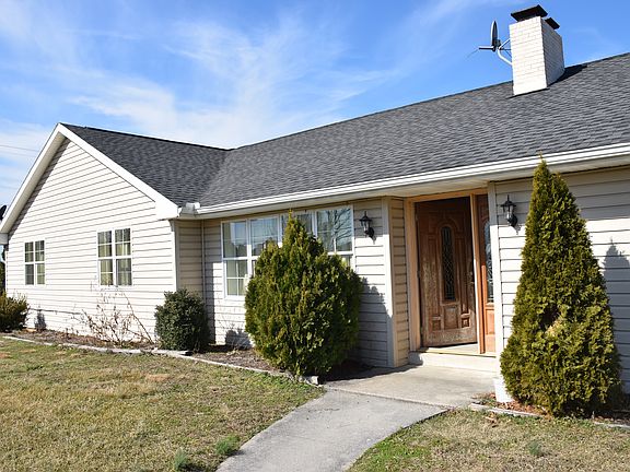 4th image of 16 Marsanna Ln
