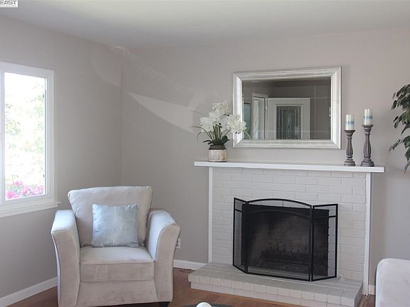 5th image of 21671 Westpark St