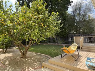 1302 Salisbury Rd, La Canada Flintridge, CA 91011