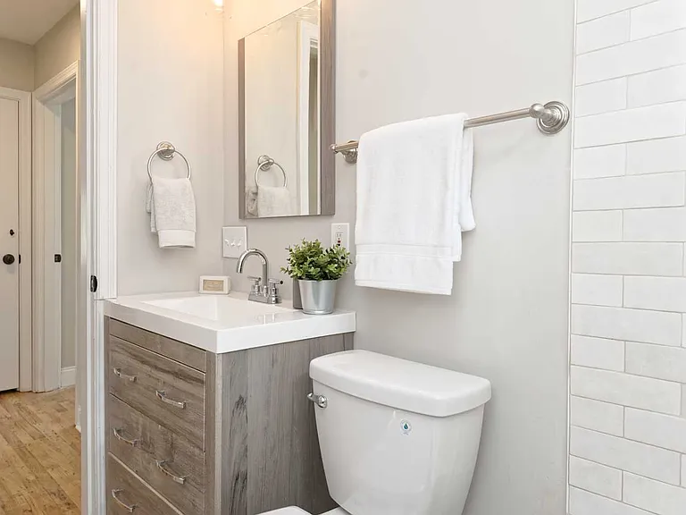 3554 Jamieson Ave — Photo 16