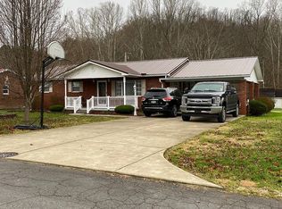 44 Garrett Dr, Wayne, WV 25570