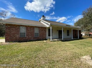 97 Rayburn Rd, Carriere, MS 39426