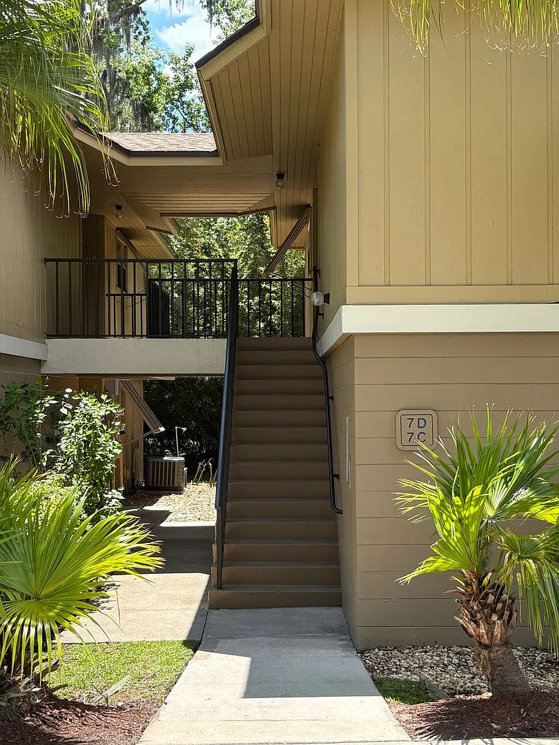 MoveIn Special: Off First Month's Rent for Qualified Tenants — Photo 1