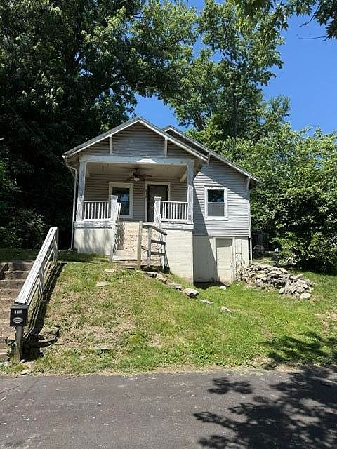 1st image of 818 1st Ave