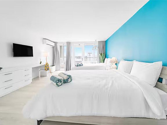 2nd image of 6165 Avenue Isla Verde #659