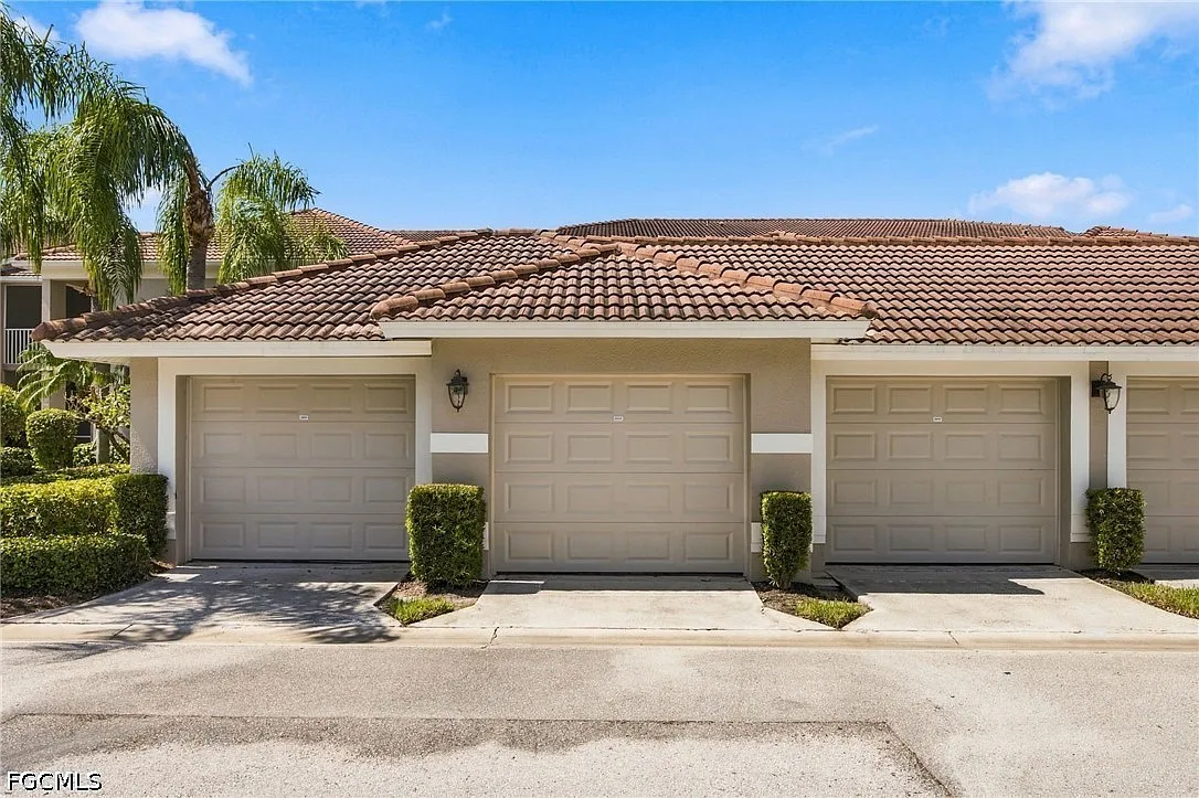2 bed, 2.0 bath, 1328 sqft, $7,000 — Photo 3