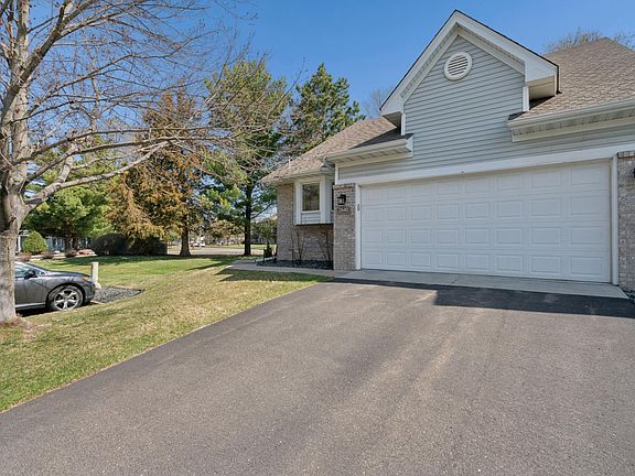 2nd image of 2640 Pine Ridge Dr