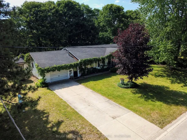 121 Edward St, Saugeen Shores, ON N0H 2L0