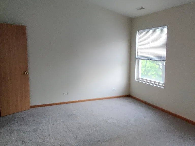 2942 Stonewater Dr — Photo 11