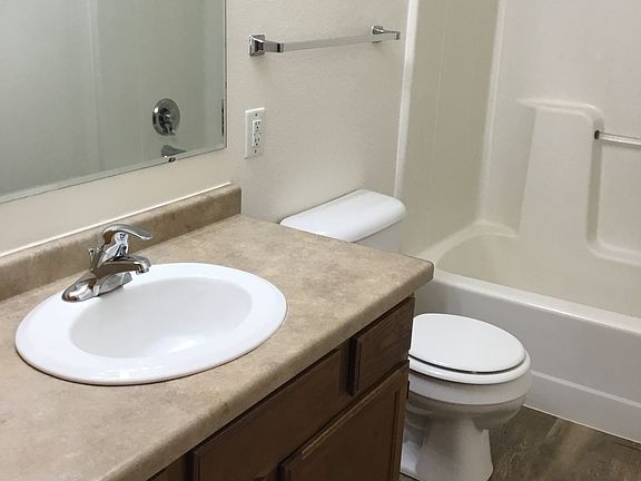 Bathroom 1_10112022