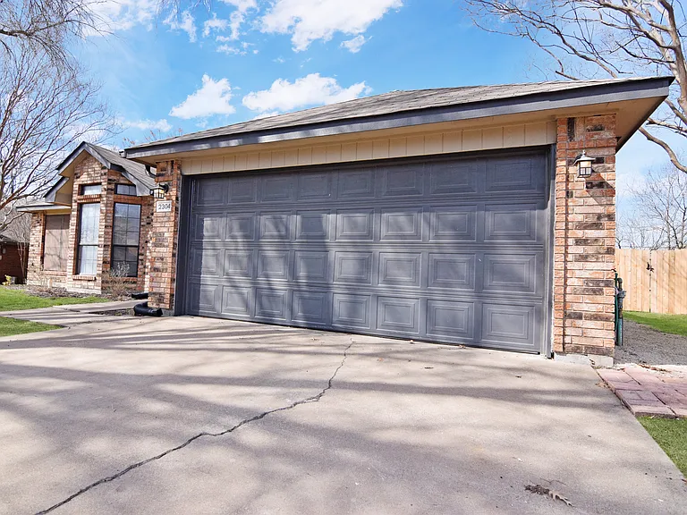 2304 Skipcha Dr — Photo 2