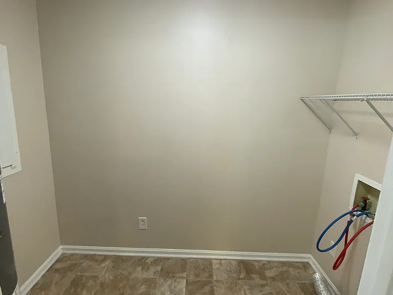 240 Lakeview Dr — Photo 14