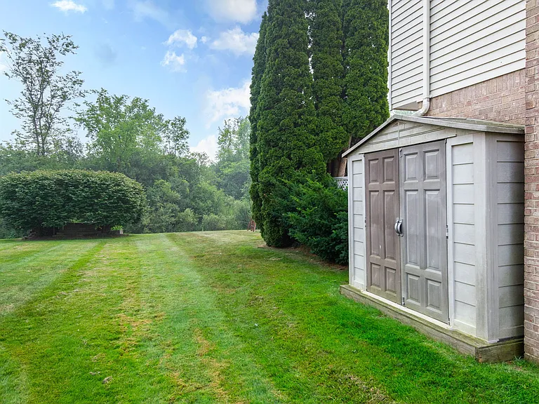 45520 Morningside Dr — Photo 8