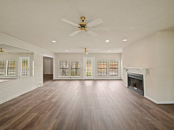 4th image of 8302 Braeburn Valley Dr