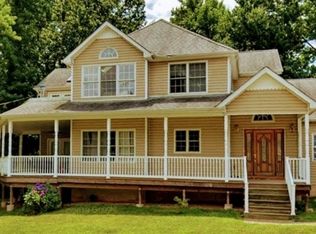 245 Fletcher St, Edison, NJ 08820