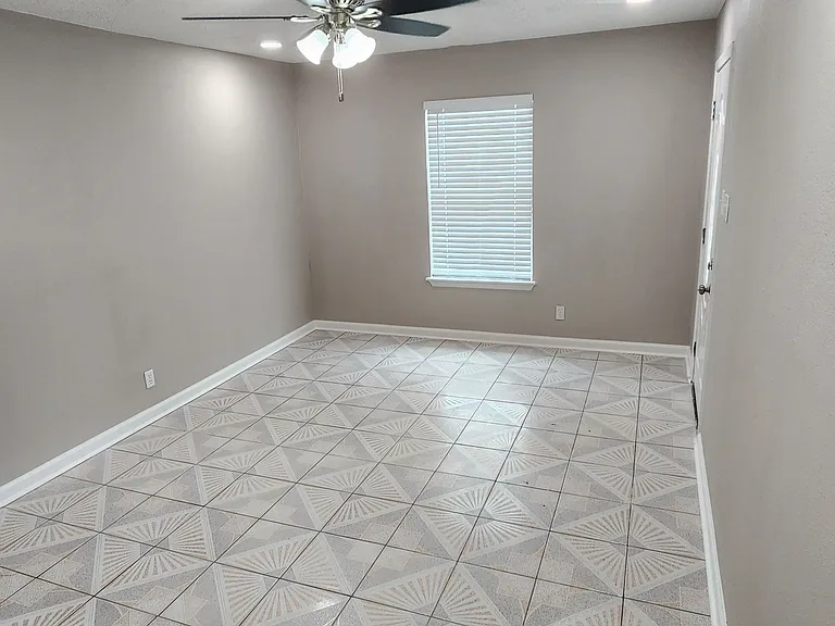 606 Crockett St — Photo 24