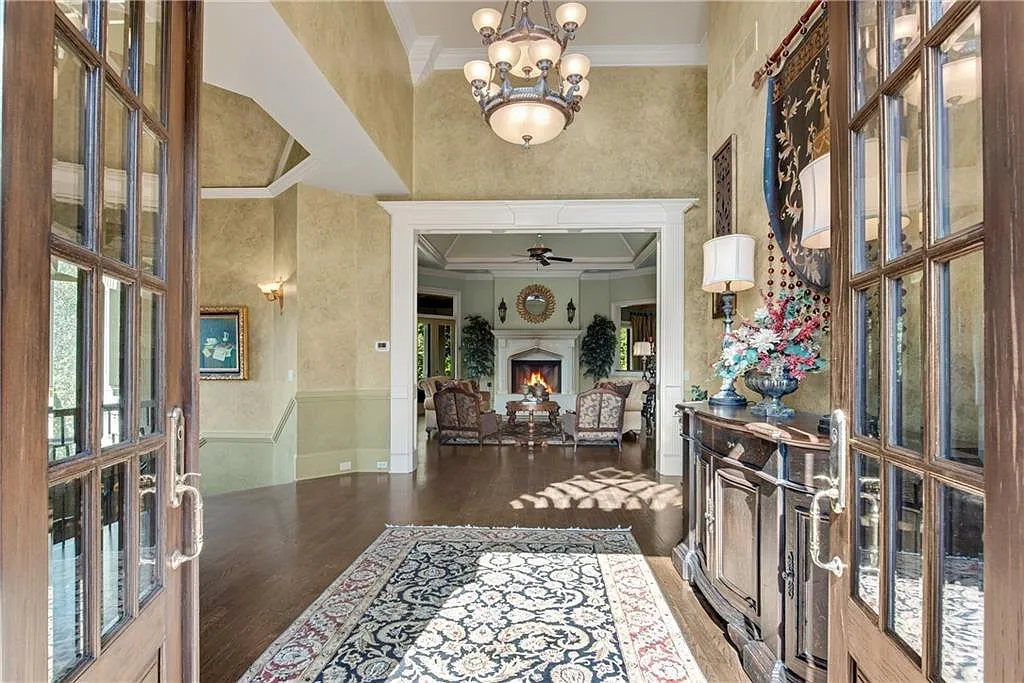 5 bed, 4.5 bath, 7622 sqft, $15,000 — Photo 3