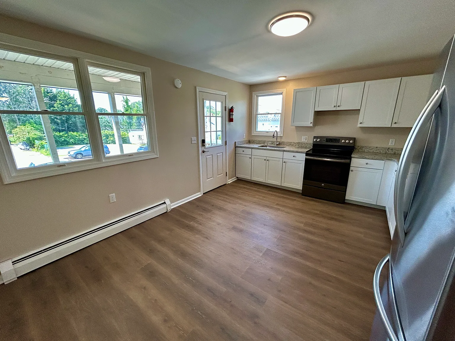 2 bed, 1025 sqft, $1,900 — Photo 4